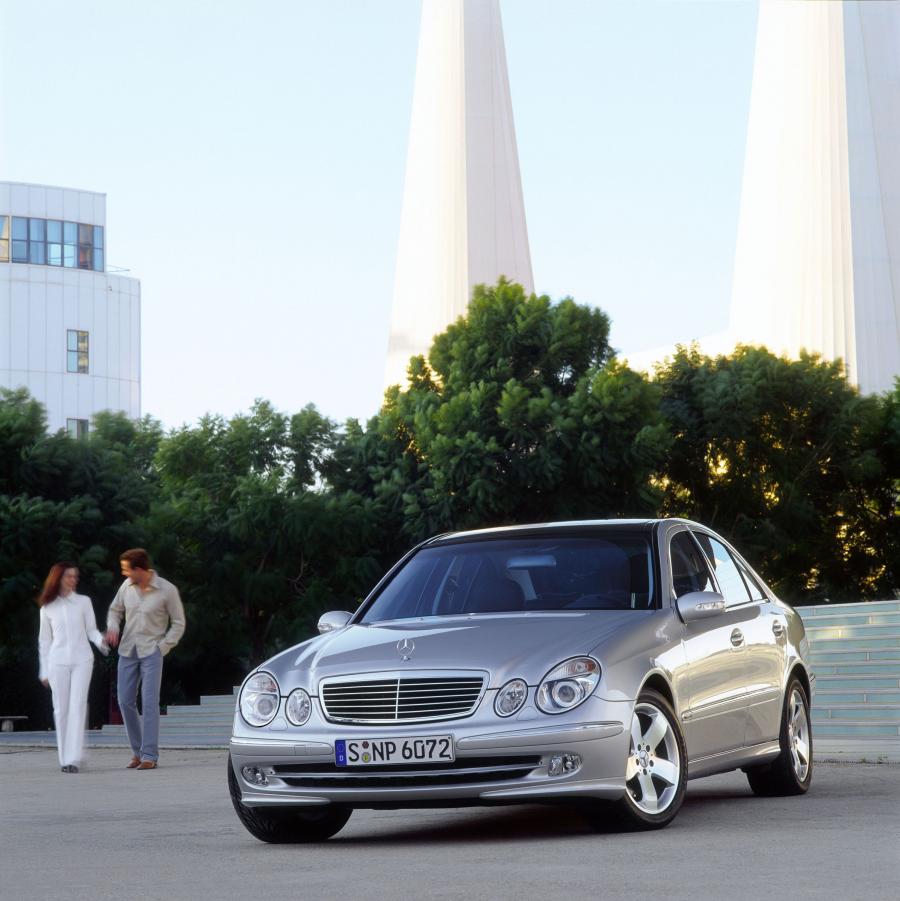  Mercedes-Benz E-Class 2002 года  (фото 443 из 448)